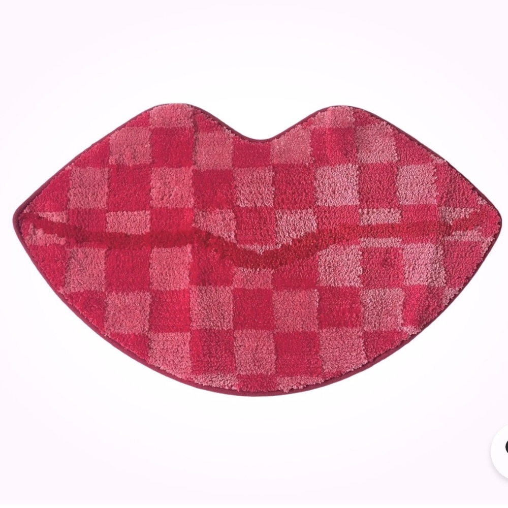 Target Lip-Shaped Red and Pink Bath rug